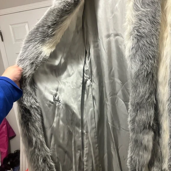 FOX FUR COAT -grey and white - Picture 2 of 4